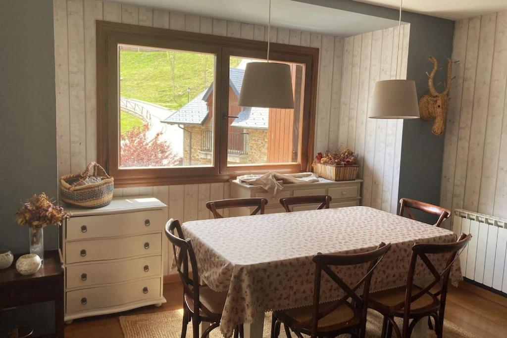 Elegante Apartamento En Escarrilla Con Vistas Al Valle Buitenkant foto