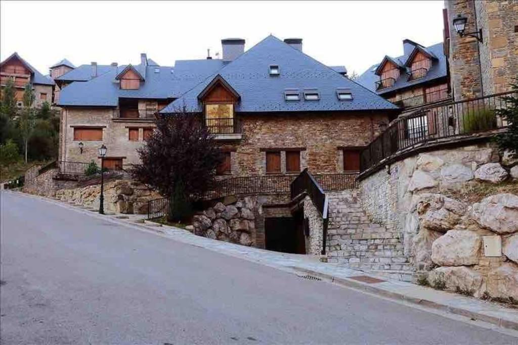 Elegante Apartamento En Escarrilla Con Vistas Al Valle Buitenkant foto