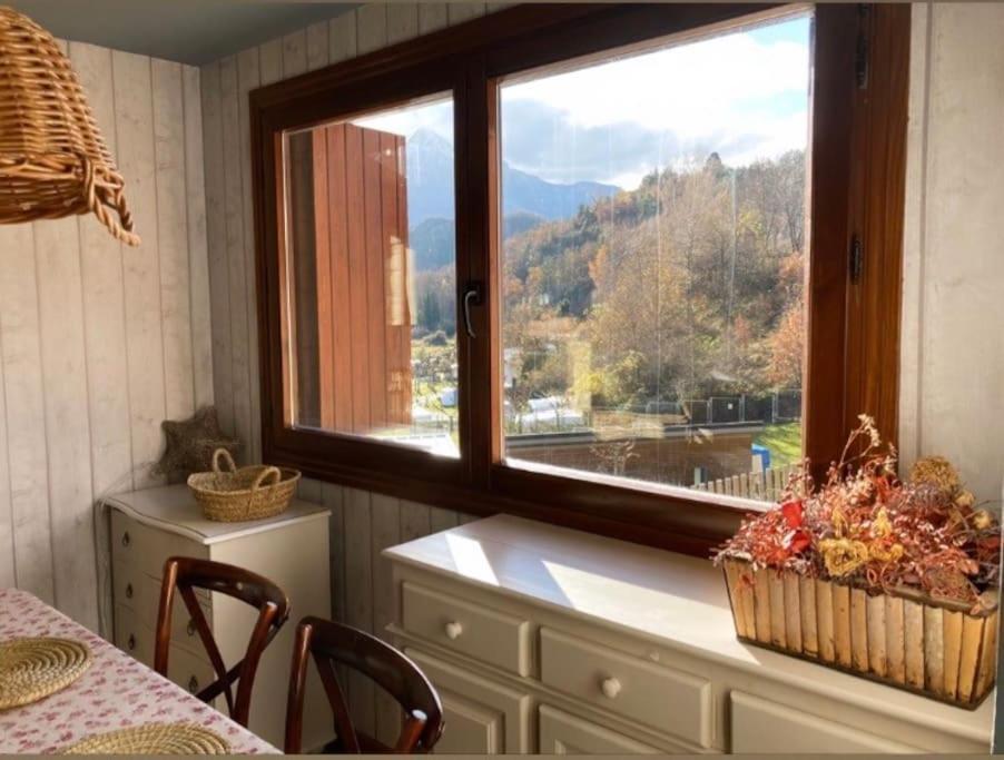 Elegante Apartamento En Escarrilla Con Vistas Al Valle Buitenkant foto