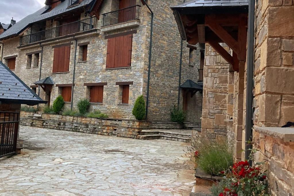 Elegante Apartamento En Escarrilla Con Vistas Al Valle Buitenkant foto